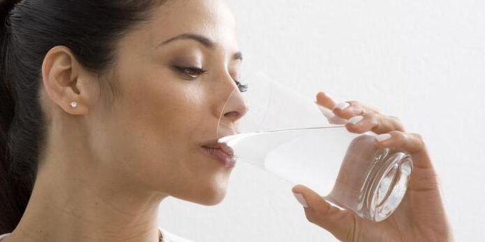 woda pitna na diecie arbuzowej
