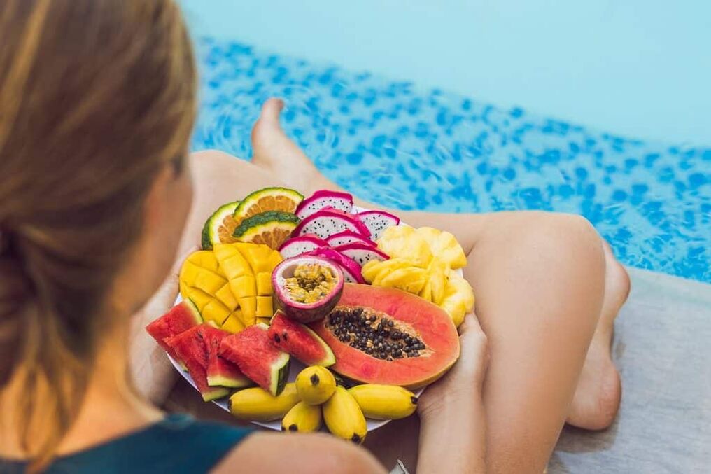 Jeśli podczas diety poczujesz się źle, warto zjeść owoce